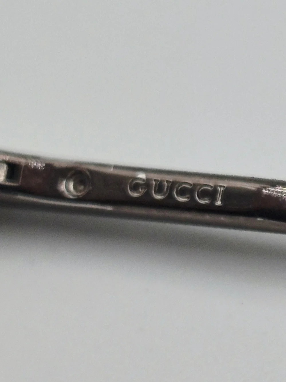 Gucci slim oval